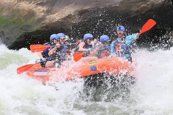 Rafting en equipo: una actividad de agua perfecta para primavera